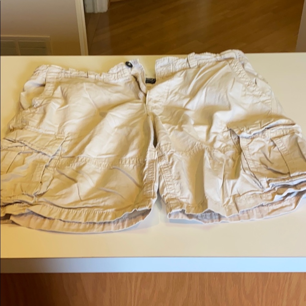 Men’s American Eagle Classic Cargo Shorts 38